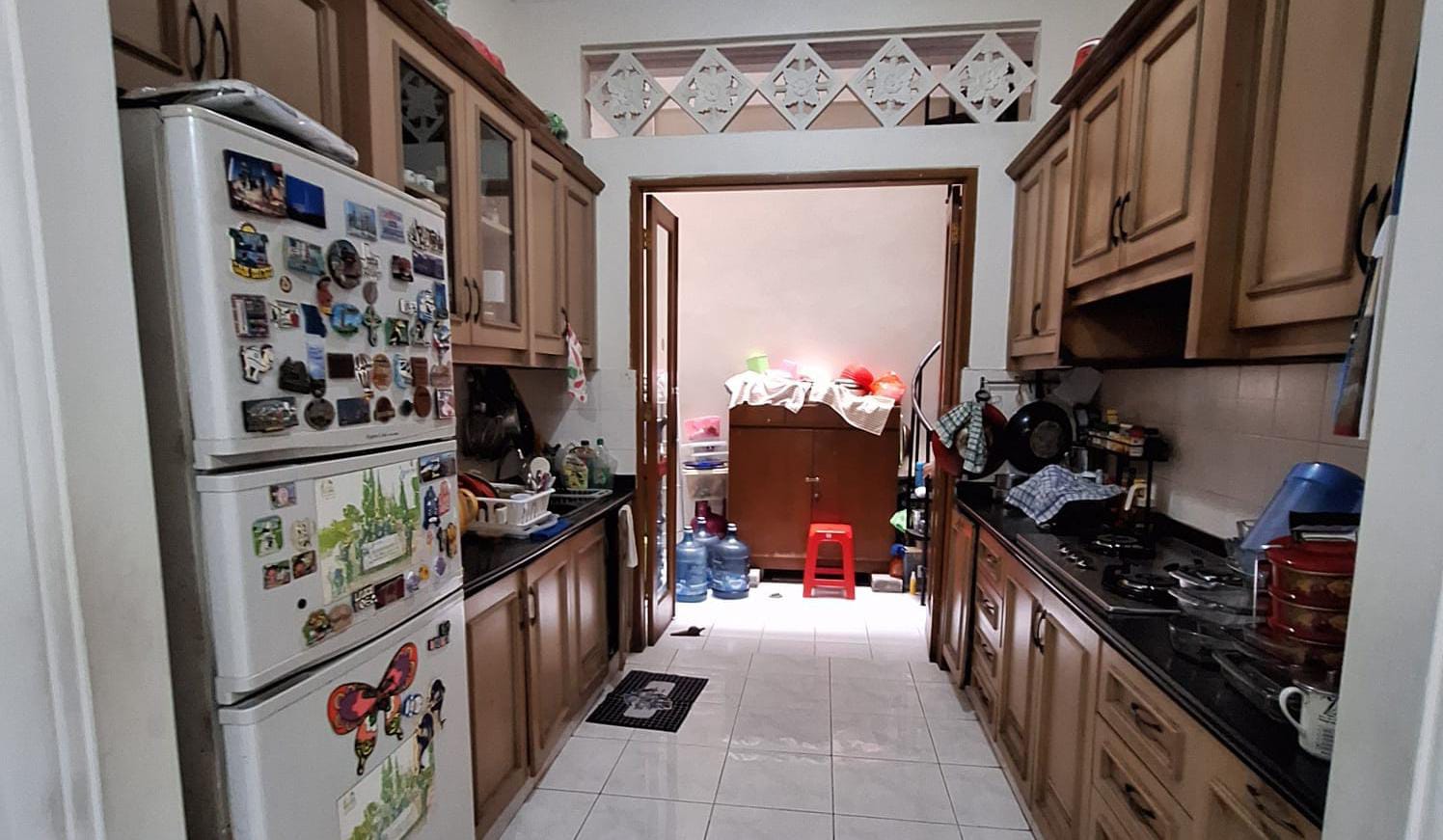 hunian bagus 3 tingkat di pusat kelapa gading semi furnished