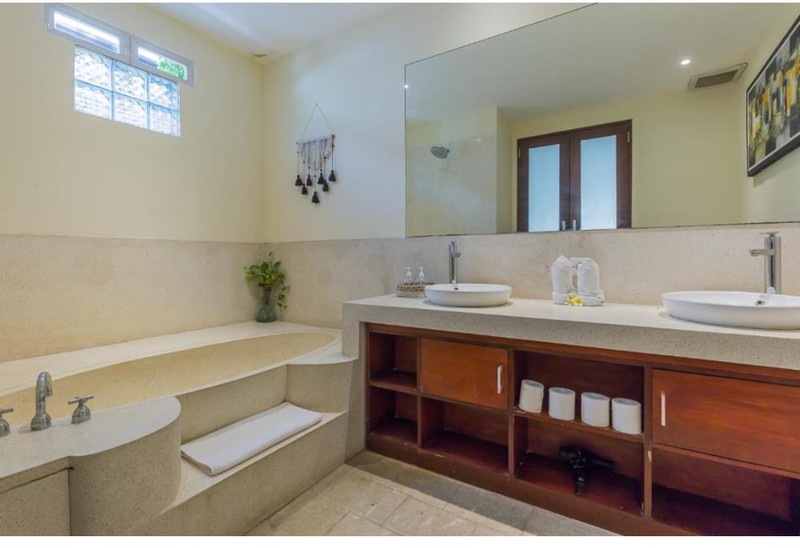 Freehold - Tropical 3-Villa Complex for Sale in Umalas, Bali