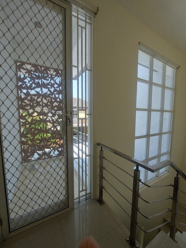 DiJual rumah dalam cluster ,mewah asri dan nyaman Surabaya Timur