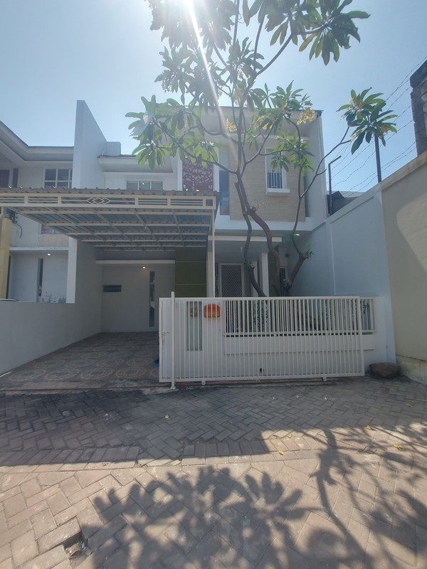 DiJual rumah dalam cluster ,mewah asri dan nyaman Surabaya Timur