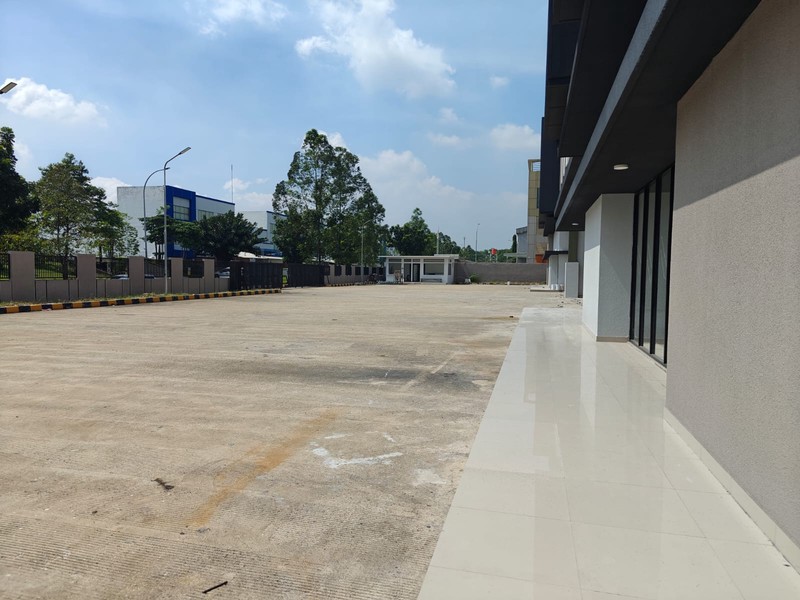 Pabrik Strategis di Jl. Science Timur, Kawasan Industri Jababeka
