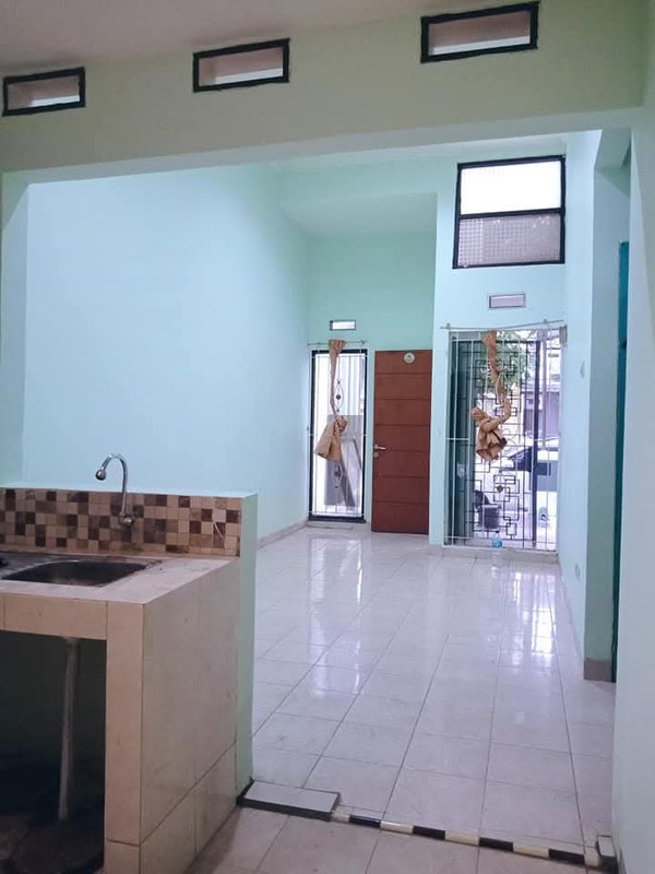 Rumah siap huni Lokasi strategis di Graha Raya 