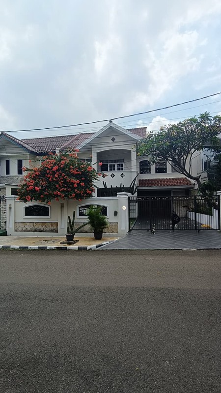 Rumah Siap Huni dengan lingkungan yang nyaman di Bumi Bintaro Permai, Pesanggrahan