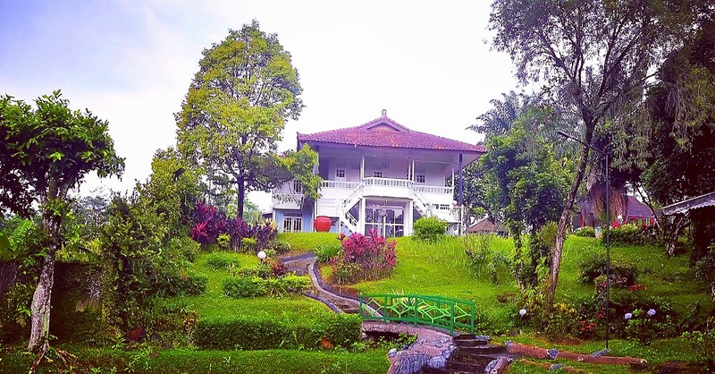 Vila di Cisaat Sukabumi, View Gunung Gede Pangrango dekat Bogor  