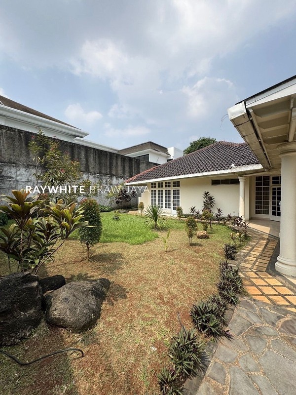 Rumah Siap Huni Lingkungan Tenang Dalam Kompleks Patra Kuningan