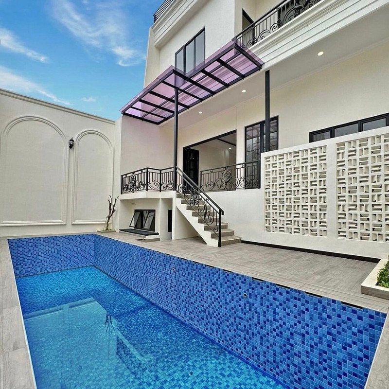 Di jual cepat rumah baru modern minimalis  3,5 lantai di kawasan elit Menteng Jakarta Pusat