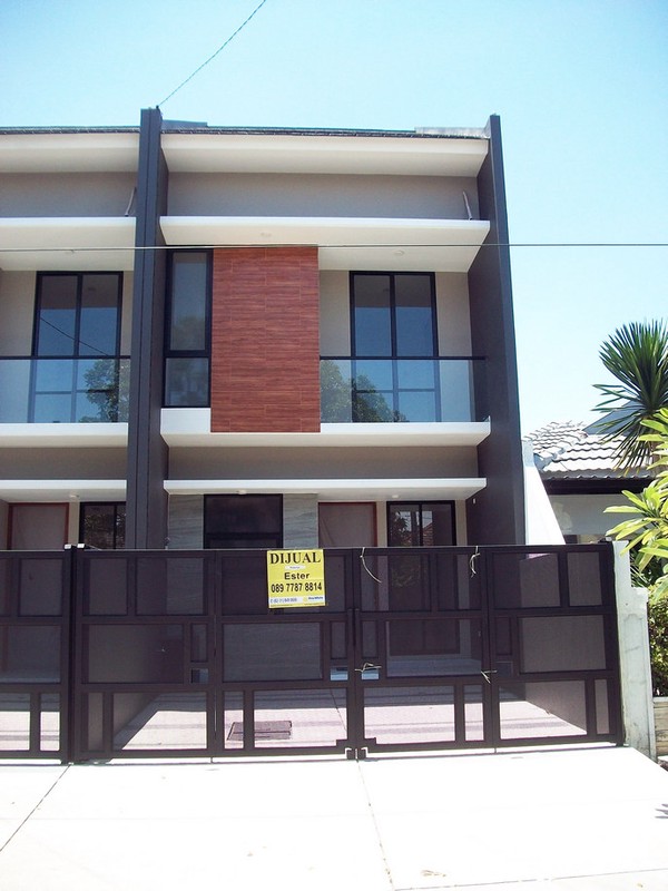 Rumah Baru Gress !!! di Baruk Utara Surabaya Timur, Minimalis, 2 Lantai... READY... BURUANN !!! - EA -