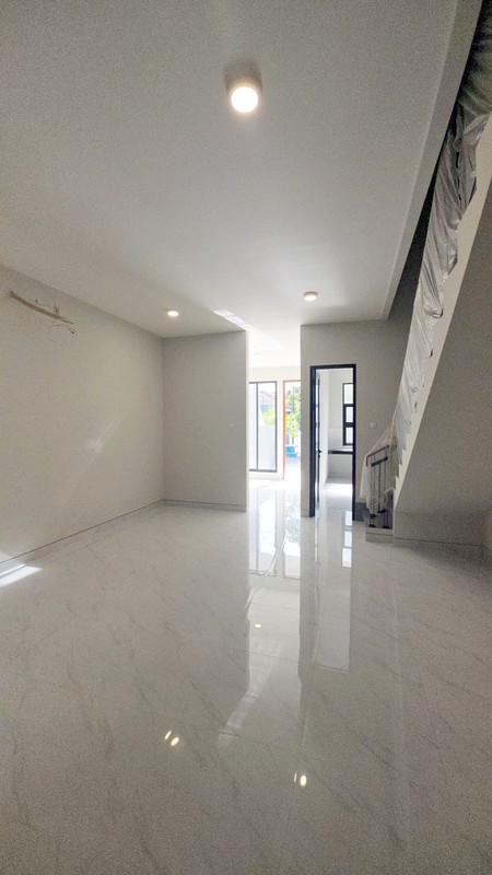 Rumah Baru Gress !!! di Baruk Utara Surabaya Timur, Minimalis, 2 Lantai... READY... BURUANN !!! - EA -