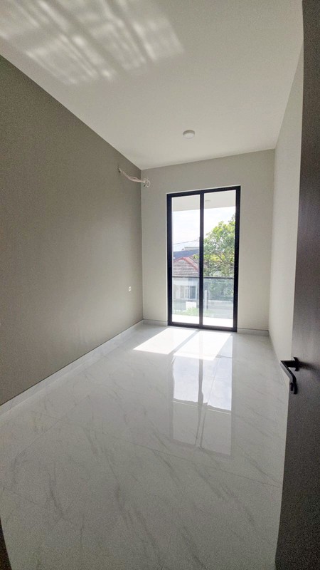 Rumah Baru Gress !!! di Baruk Utara Surabaya Timur, Minimalis, 2 Lantai... READY... BURUANN !!! - EA -