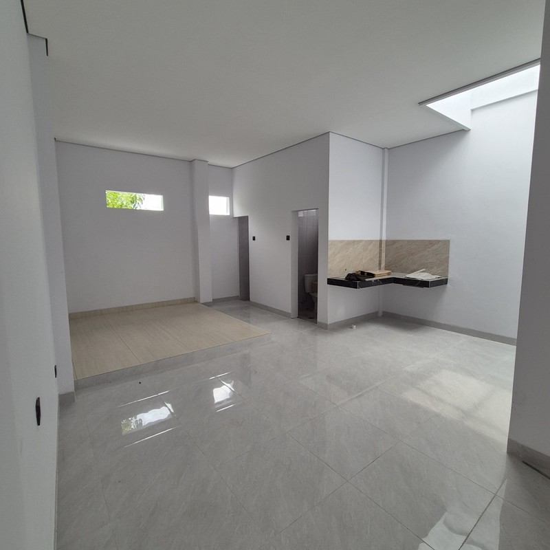Bangunan Kantor Lokasi Strategis Dekat RS Bedah Adelia Banguntapan, Bantul