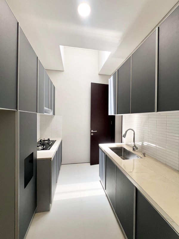 Rumah BARU GRESS !!! di Dian Istana Cluster Mocca Vrbana Surabaya Barat, Minimalis, 2 Lantai, Semi Furnished, SIAP HUNI !!!