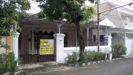 Rumah di Kutisari Indah Selatan Surabaya Selatan, Bagus + Terawat, Row Jalan Lebar