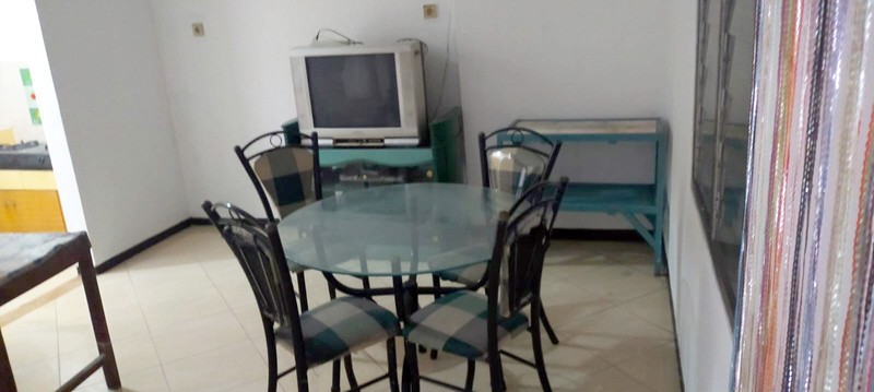 Rumah di Kutisari Indah Selatan Surabaya Selatan, Bagus + Terawat, Row Jalan Lebar