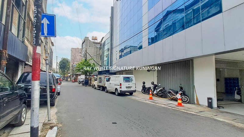 Ruko Gandeng 5 Lantai Cocok Untuk Office di Jl KH Hasyim Ashari