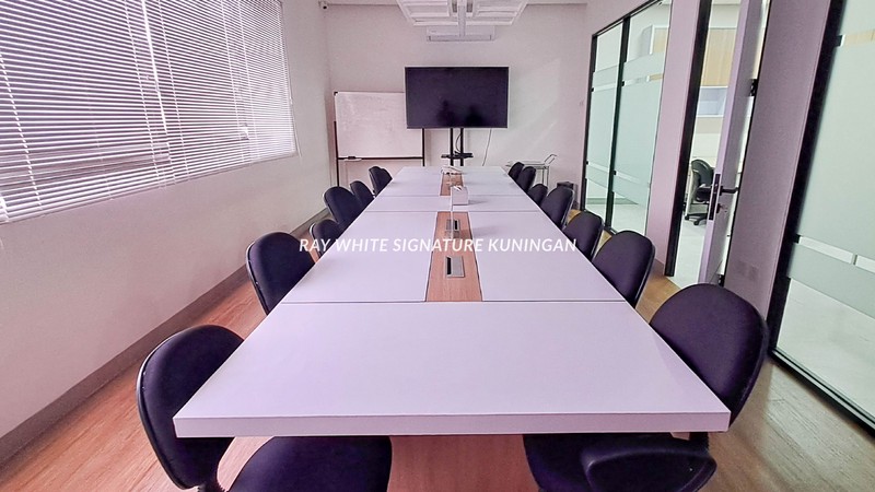 Ruko Gandeng 5 Lantai Cocok Untuk Office di Jl KH Hasyim Ashari