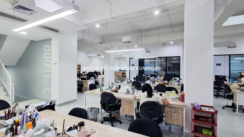 Ruko Gandeng 5 Lantai Cocok Untuk Office di Jl KH Hasyim Ashari