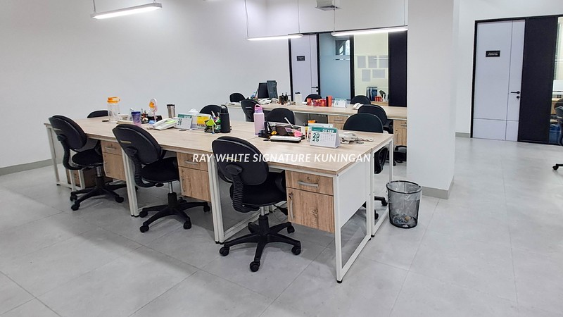 Ruko Gandeng 5 Lantai Cocok Untuk Office di Jl KH Hasyim Ashari