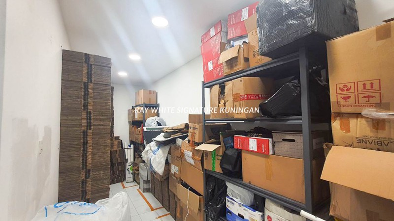 Ruko Gandeng 4 Lantai di Jl Tanah Abang III Cocok Untuk Usaha