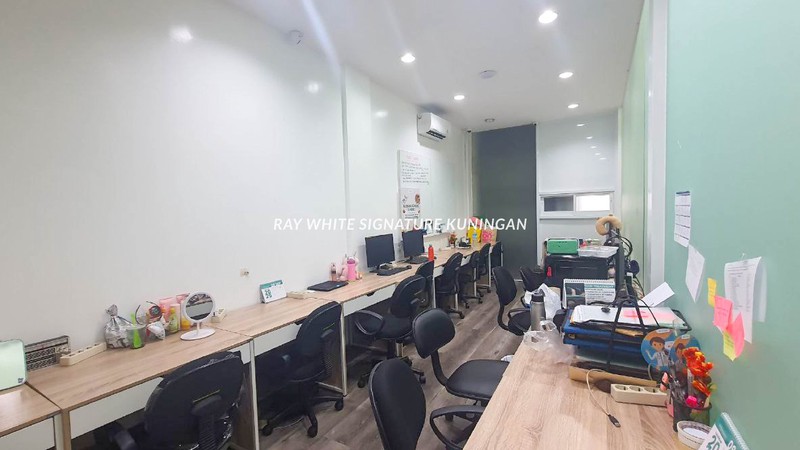 Ruko Gandeng 4 Lantai di Jl Tanah Abang III Cocok Untuk Usaha