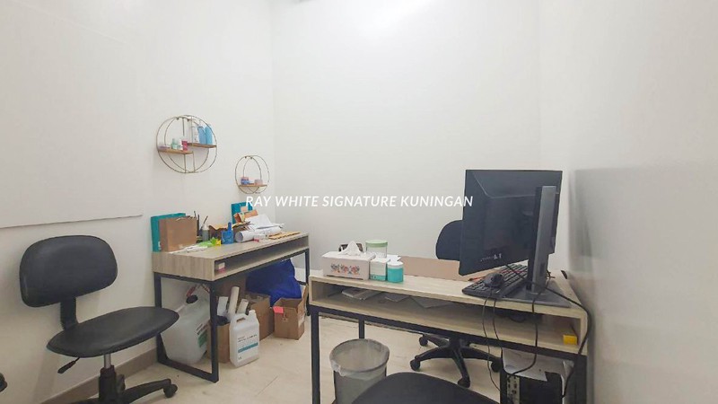 Ruko Gandeng 4 Lantai di Jl Tanah Abang III Cocok Untuk Usaha