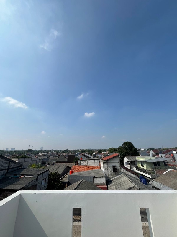 Rumah Cantik KT 3+1 KM 3 dengan Luas 107 m2 Bangunan 230 m2 Surat SHM