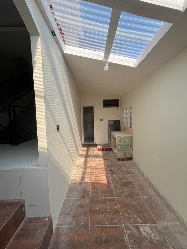 Rumah Cantik KT 3+1 KM 3 dengan Luas 107 m2 Bangunan 230 m2 Surat SHM