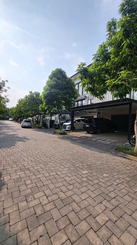 Rumah Mewah di Kawasan Elit Navapark BSD Dekat Sekolah dan Tol