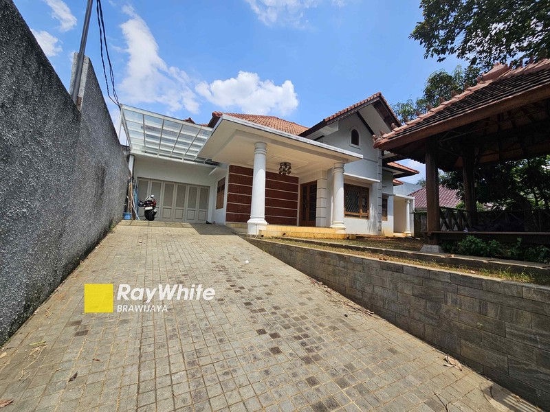 Rumah di Jalan Wijaya, Kebayoran Baru, Jakarta Selatan, 1,7 km ke stasiun MRT Blok M