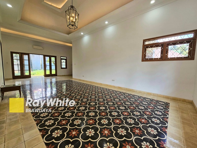 Rumah di Jalan Wijaya, Kebayoran Baru, Jakarta Selatan, Prime Area, Lokasi tenang