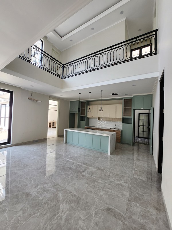 Dijual Rumah Baru Royal Residence Raya Luar Cluster Bonus Semi Furnished Dekat Citraland, Pakuwon Indah , Graha Family