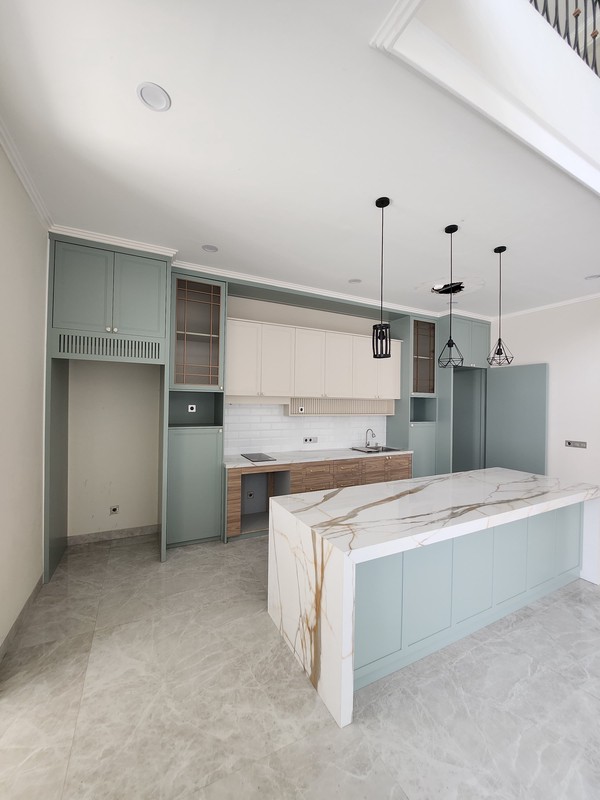 Dijual Rumah Baru Royal Residence Raya Luar Cluster Bonus Semi Furnished Dekat Citraland, Pakuwon Indah , Graha Family