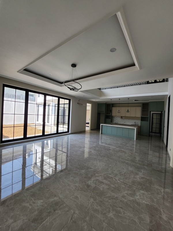 Dijual Rumah Baru Royal Residence Raya Luar Cluster Bonus Semi Furnished Dekat Citraland, Pakuwon Indah , Graha Family