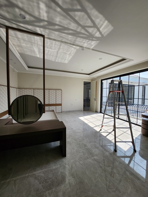 Dijual Rumah Baru Royal Residence Raya Luar Cluster Bonus Semi Furnished Dekat Citraland, Pakuwon Indah , Graha Family