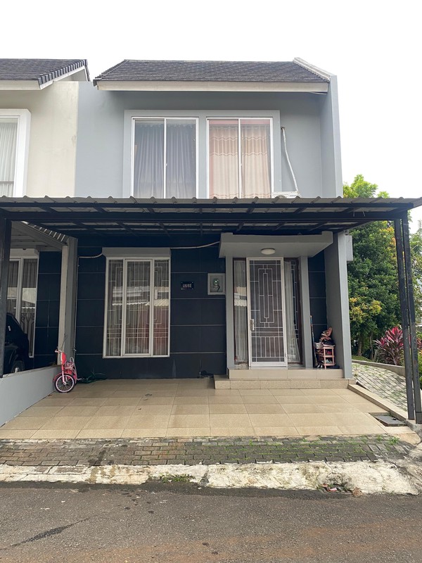 Rumah Cantik 2 Lantai Hook di Citra Grand