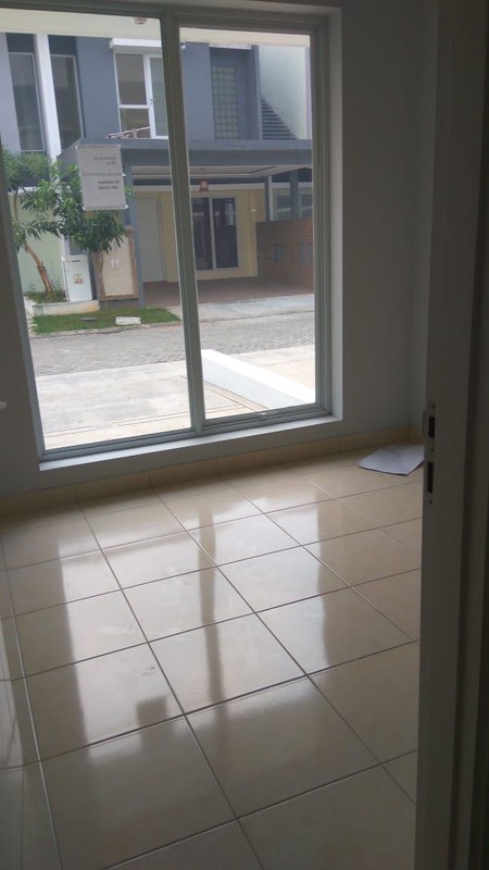 Rumah Siap Huni, Hunian Nyaman dan Strategis @Cluster The View, Serpong Jaya.