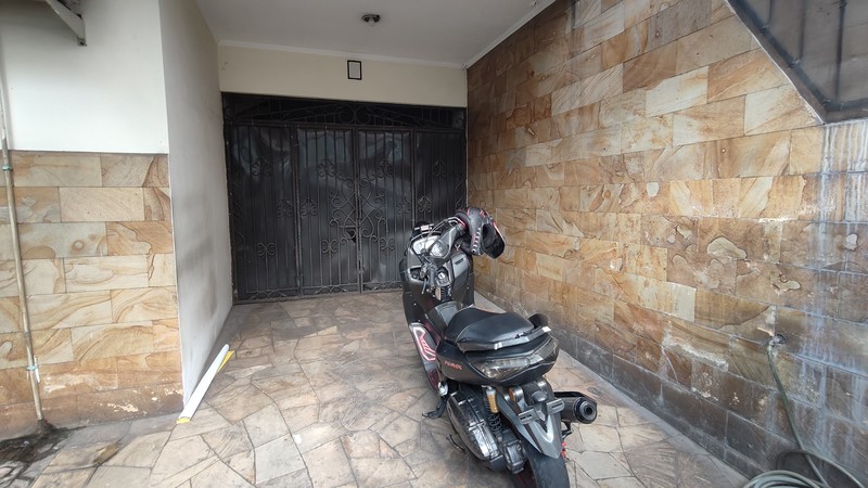 For Sale! Rumah Strategis Luas 225m² Tebet Timur Dalam 9 - Akses 2 Mobil, Lokasi Premium