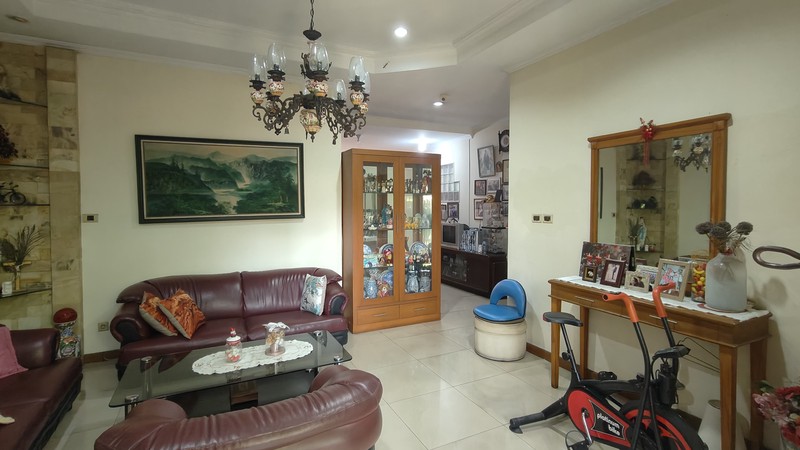 For Sale! Rumah Strategis Luas 225m² Tebet Timur Dalam 9 - Akses 2 Mobil, Lokasi Premium