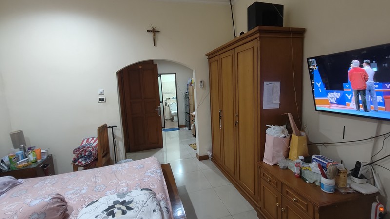 For Sale! Rumah Strategis Luas 225m² Tebet Timur Dalam 9 - Akses 2 Mobil, Lokasi Premium