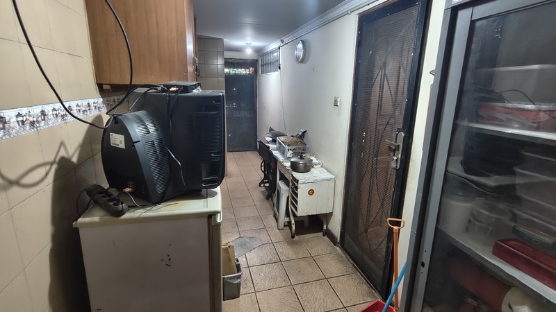 For Sale! Rumah Strategis Luas 225m² Tebet Timur Dalam 9 - Akses 2 Mobil, Lokasi Premium