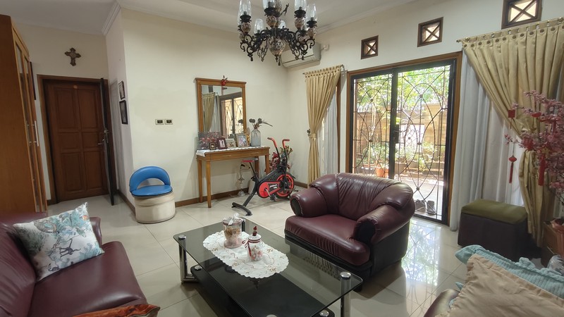 For Sale! Rumah Strategis Luas 225m² Tebet Timur Dalam 9 - Akses 2 Mobil, Lokasi Premium