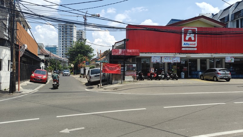 For Sale! Rumah Strategis Luas 225m² Tebet Timur Dalam 9 - Akses 2 Mobil, Lokasi Premium