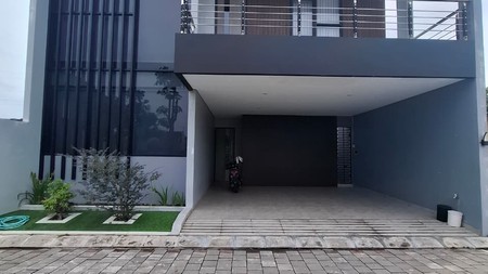 Rumah Mewah Furnish Dalam Cluster Lokasi Dekat Al-Azhar, Sleman
