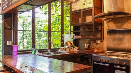 Rumah Semi Furnished Posisi HOOK Siap Huni dengan Desain Industrialis dan Hunian Nyaman @Bintaro