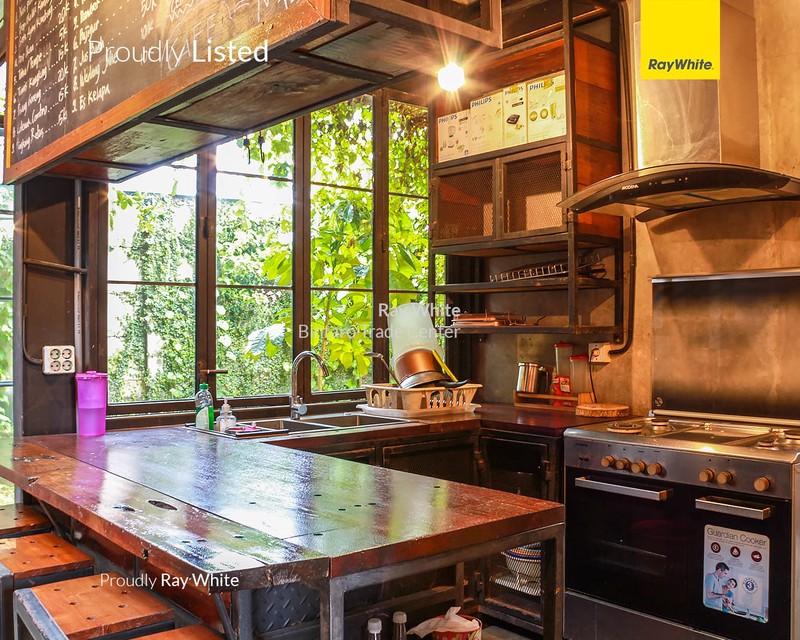 Rumah Semi Furnished Posisi HOOK Siap Huni dengan Desain Industrialis dan Hunian Nyaman @Bintaro