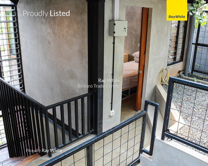 Rumah Semi Furnished Posisi HOOK Siap Huni dengan Desain Industrialis dan Hunian Nyaman @Bintaro