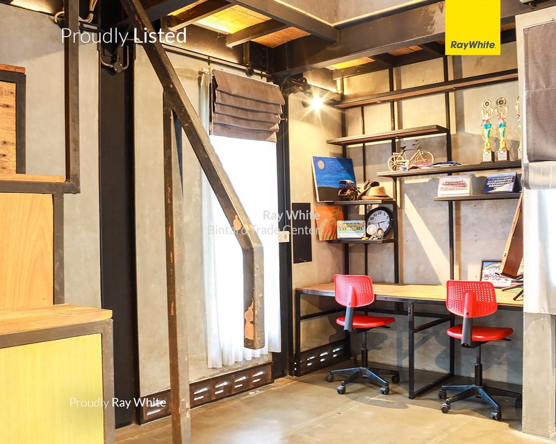 Rumah Semi Furnished Posisi HOOK Siap Huni dengan Desain Industrialis dan Hunian Nyaman @Bintaro