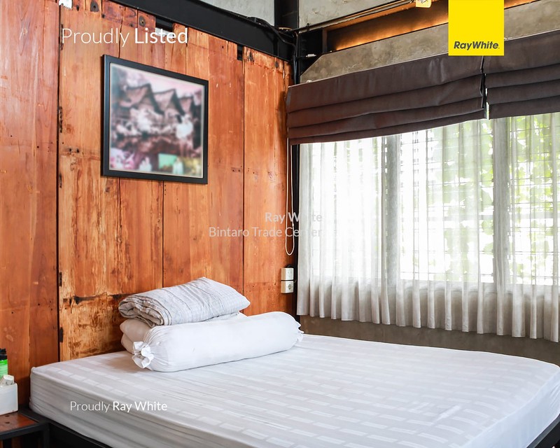 Rumah Semi Furnished Posisi HOOK Siap Huni dengan Desain Industrialis dan Hunian Nyaman @Bintaro