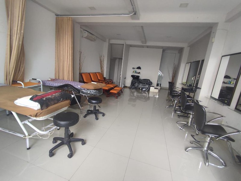 Dijual Ruko 3 lantai Lokasi Strategis Lokasi Jalan Gejayan Caturtunggal Depok Sleman.