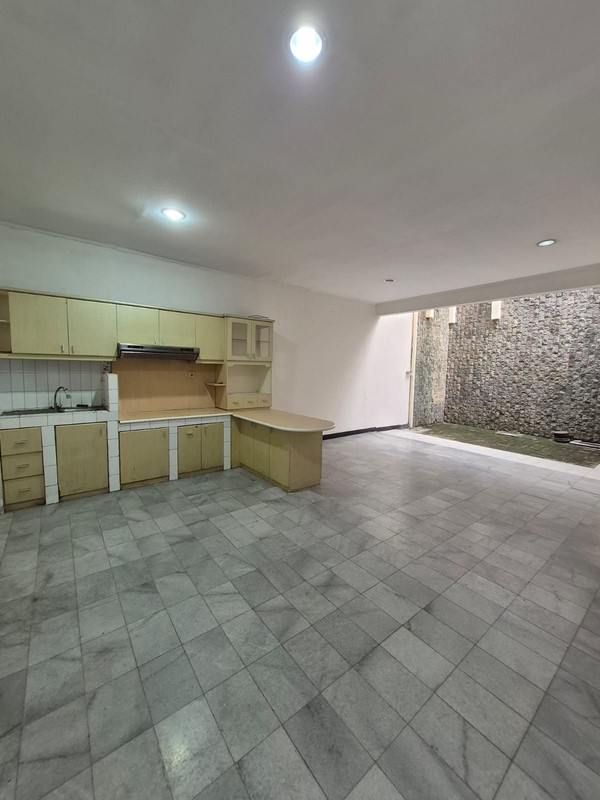 Rumah Siap Huni Sangat Nyaman Dalam Komplek Lebak Bulus