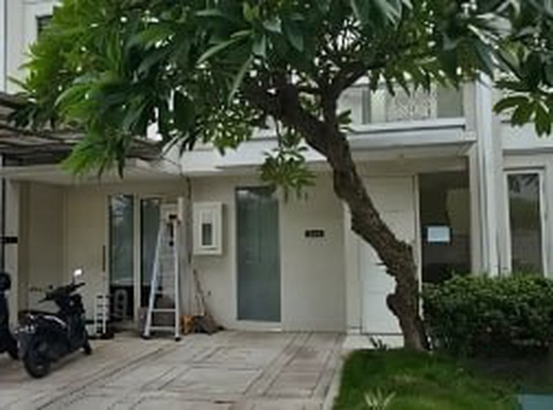Dijual Rumah 2 Lantai Grand Pakuwon Cluster Adelaide Surabaya Barat, LELANG